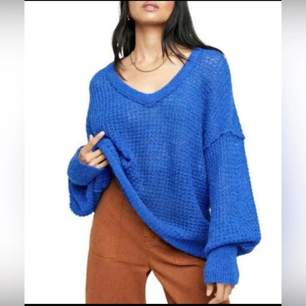 Free People Lightweight KnIt V-Neck In Parrot Blue , size S - Picture 4 of 10